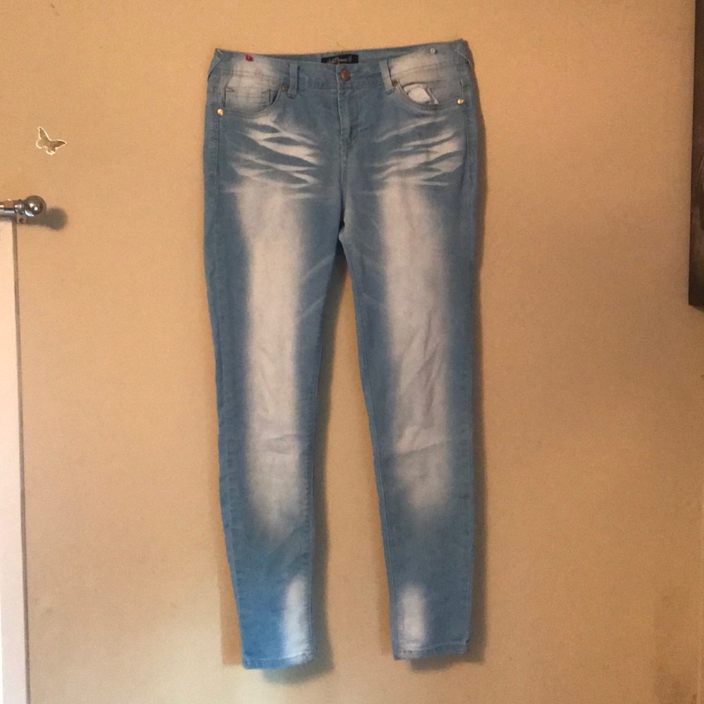 Wallflower Blue Wash Out Jeans Size 13